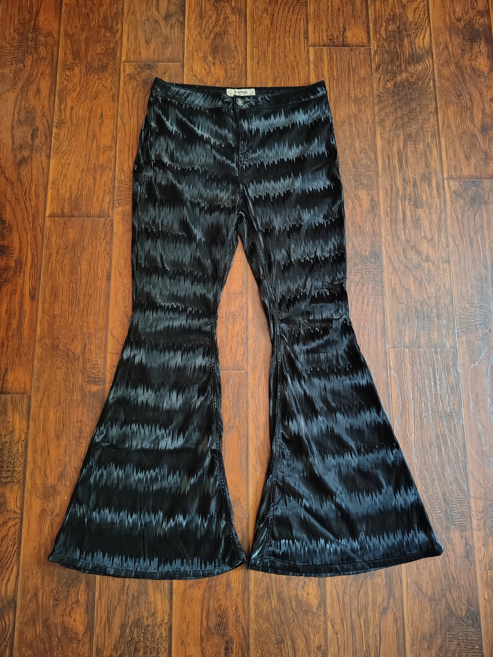 Rock and Roll denim bargain button bell bottom black pants size 33x34